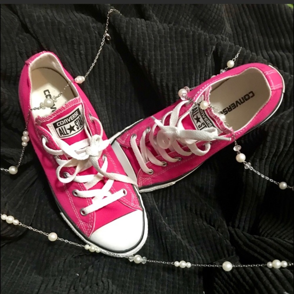 Pink converse